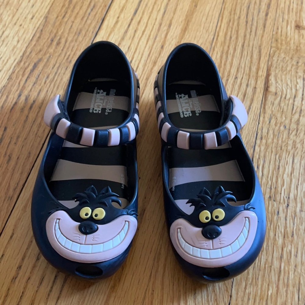 Mini Melissa Alice in wonderland Cheshire Cat